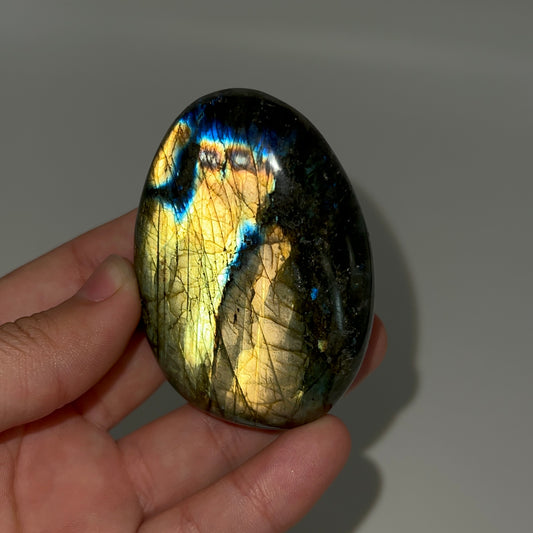 Labradorite Palmstone